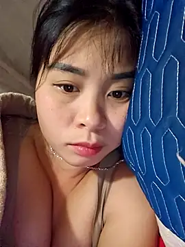 Squirrel-Pear online show from 11-24-25, 10:42