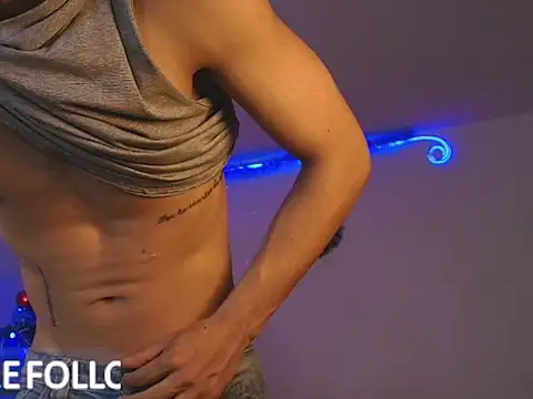 Snapshot of rosse__one chatting on 11-08-25, 02:12 rosse one online show from 11-08-25, 02:12