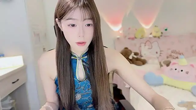 Onecutelittle online show from 11-03-25, 06:14