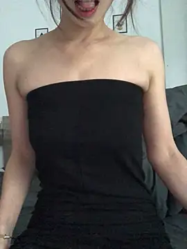 Snapshot of Kylie_beem chatting on 07-14-26, 09:14 Kylie beem online show from 07-14-26, 09:14