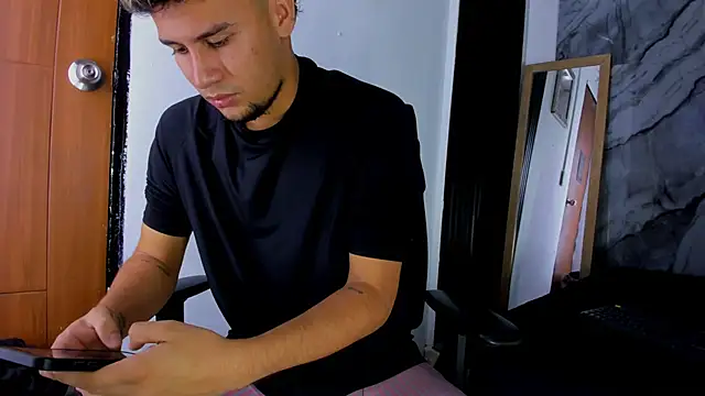 Alan-Smith1 online show from 12-05-25, 07:32