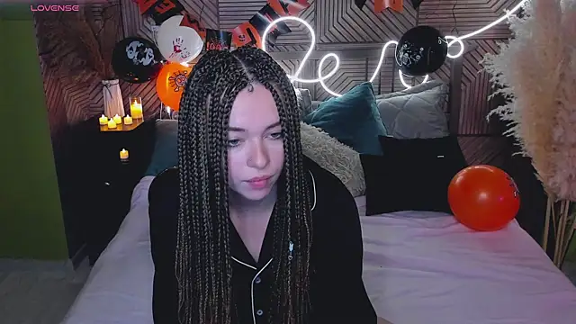  HypeQueen  online show from 10-19-25, 09:48