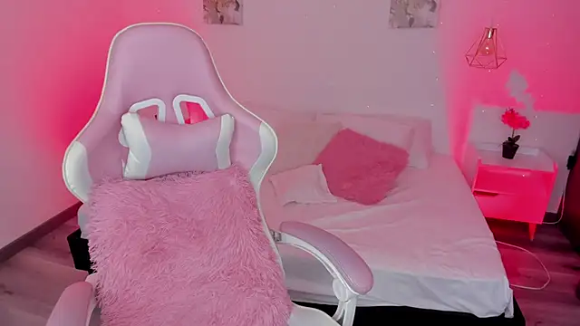 Snapshot of cherryvixen_ chatting on 11-28-25, 05:54 cherryvixen online show from 11-28-25, 05:54