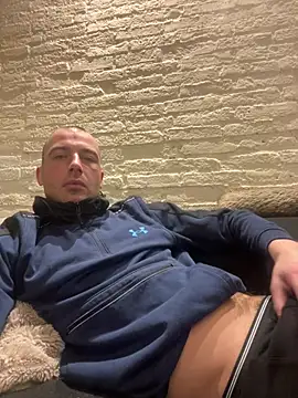 Rotteei1 online show from 01-18-26, 08:29