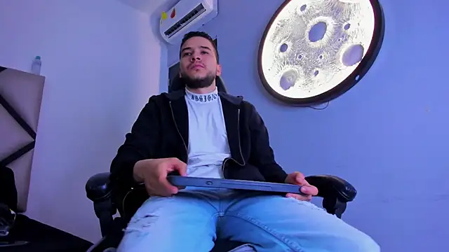 mike 257 online show from 04-27-26, 11:30