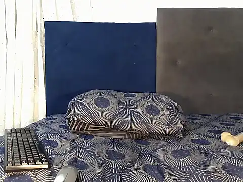 MinnieBee101 online show from 03-08-26, 02:04