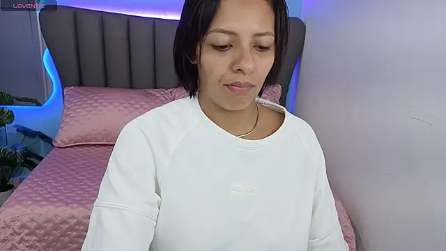 Aria Russo online show from 11-14-25, 03:00