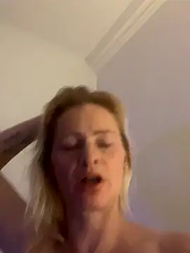 Snapshot of milfdawn chatting on 10-18-25, 06:08 milfdawn online show from 10-18-25, 06:08