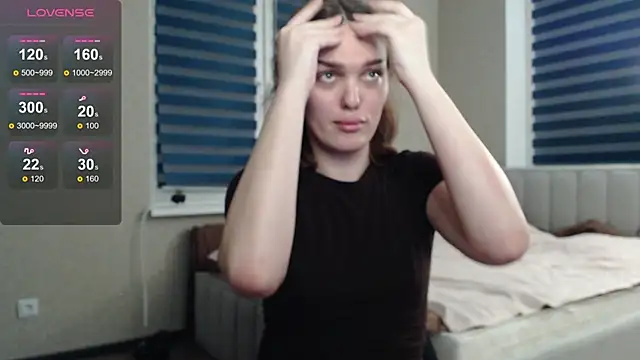 EmiliaRhodes online show from 10-24-25, 08:27