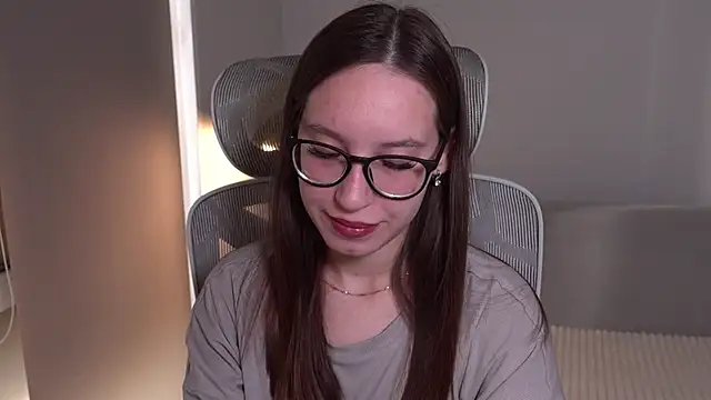 WhyEmmyCry online show from 04-20-26, 05:43