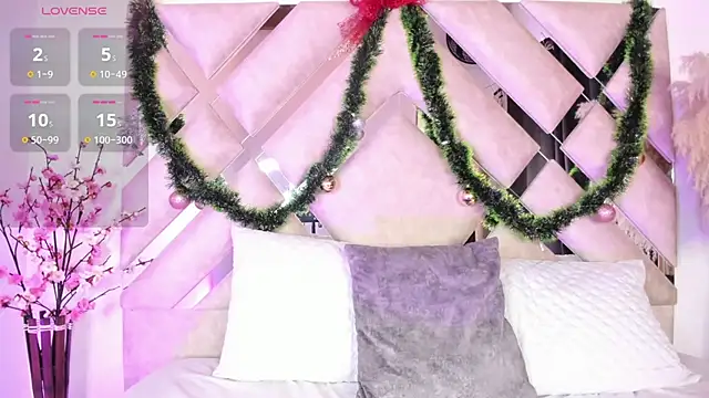 Samanthalyxx online show from 12-18-25, 07:09