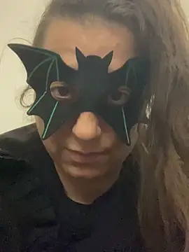 Snapshot of DeaLunar chatting on 10-18-25, 09:04 DeaLunar online show from 10-18-25, 09:04