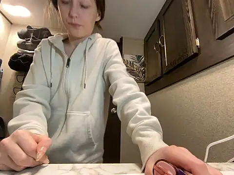 Snapshot of Thedeepwebcutie chatting on 12-17-25, 02:50 Thedeepwebcutie online show from 12-17-25, 02:50