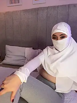 fatiima  online show from 04-27-26, 07:23