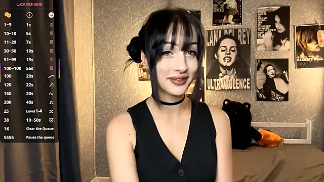 Snapshot of ForeTiff chatting on 11-20-25, 08:19 ForeTiff online show from 11-20-25, 08:19