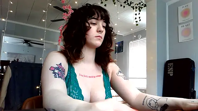 Trickylucy555 online show from 03-17-26, 07:06