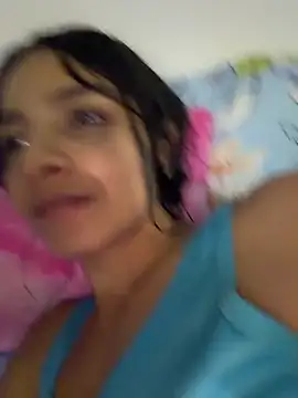 Snapshot of violeta365 chatting on 05-19-26, 01:22 violeta365 online show from 05-19-26, 01:22