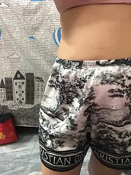 HinayLa online show from 12-17-25, 09:10