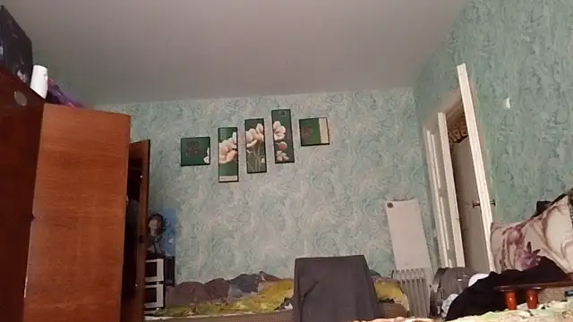 Snapshot of Nessa_Vessa chatting on 10-20-25, 12:38 Nessa Vessa online show from 10-20-25, 12:38