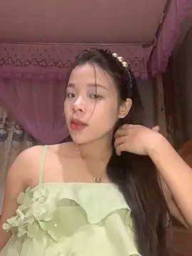 Duck dona online show from 10-24-25, 12:12