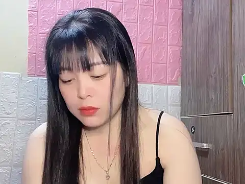 Butterfly kee online show from 12-17-25, 02:23