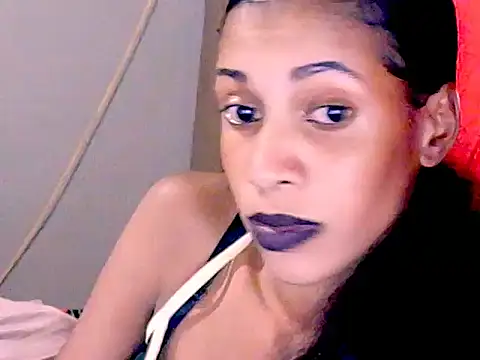 Snapshot of Indianqueen5 chatting on 10-19-25, 12:17 Indianqueen5 online show from 10-19-25, 12:17