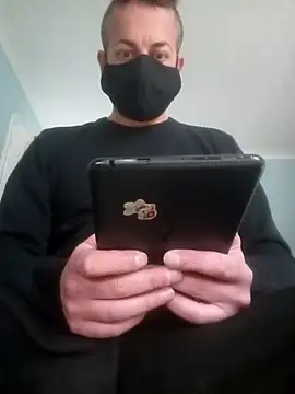 Imyourguy2025 online show from 11-05-25, 07:52