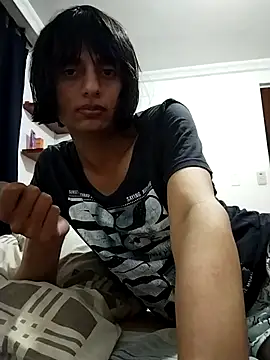 Snapshot of sophiasleepy1 chatting on 11-02-25, 04:48 sophiasleepy1 online show from 11-02-25, 04:48