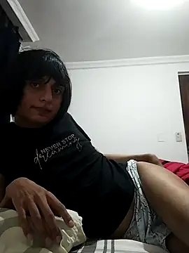 Snapshot of sophiasleepy1 chatting on 11-08-25, 04:12 sophiasleepy1 online show from 11-08-25, 04:12