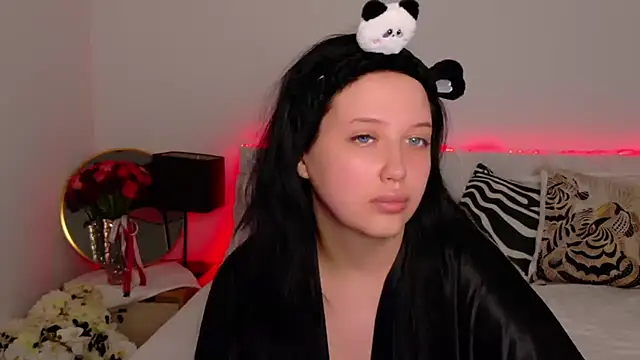 Felicia Herceg online show from 11-02-25, 05:48