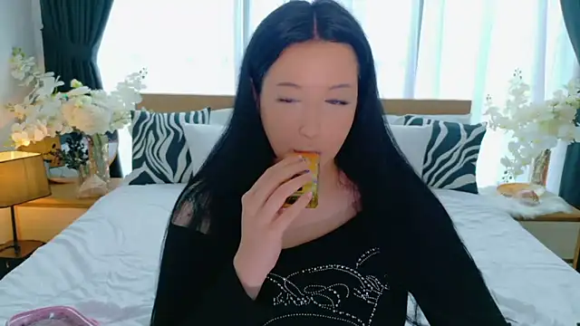 Felicia Herceg online show from 11-20-25, 06:46