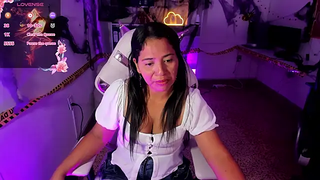 Dulce Stones online show from 10-19-25, 05:24