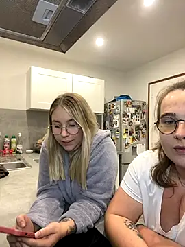 Snapshot of havastia chatting on 10-28-25, 07:16 havastia online show from 10-28-25, 07:16