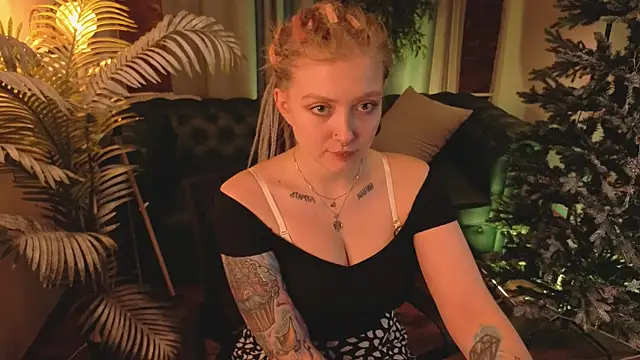 Kiki shay online show from 12-04-25, 01:53