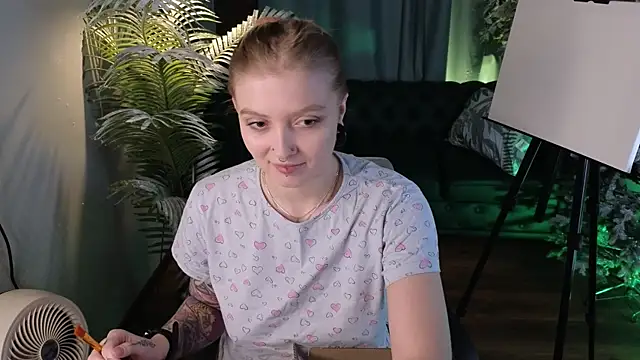 Kiki shay online show from 12-22-25, 10:07