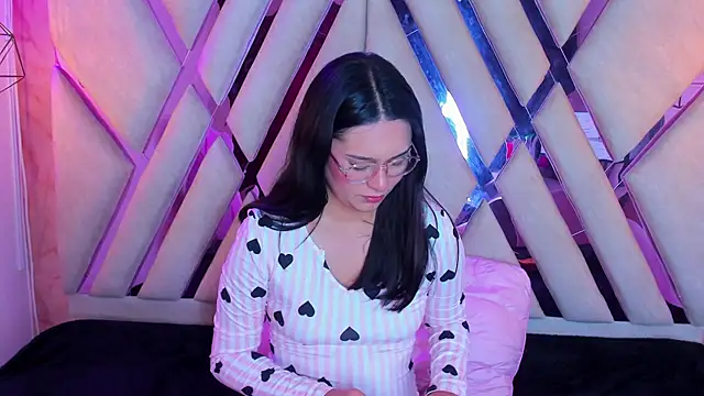 Isa doux online show from 04-26-26, 04:32