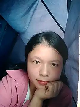 Snapshot of lisa-bae00 chatting on 10-24-25, 10:00 lisa-bae00 online show from 10-24-25, 10:00