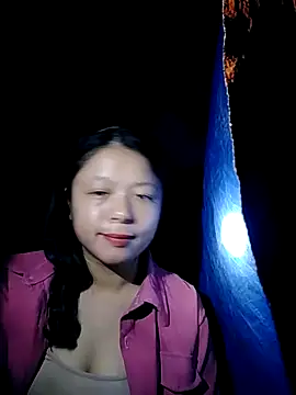 Snapshot of lisa-bae00 chatting on 10-25-25, 09:42 lisa-bae00 online show from 10-25-25, 09:42