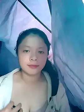 Snapshot of lisa-bae00 chatting on 10-27-25, 10:08 lisa-bae00 online show from 10-27-25, 10:08