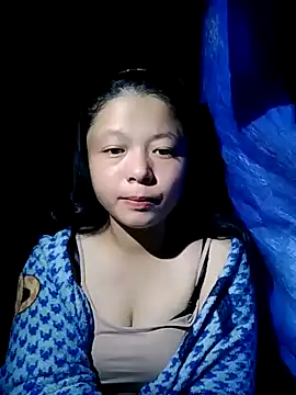 Snapshot of lisa-bae00 chatting on 10-27-25, 10:14 lisa-bae00 online show from 10-27-25, 10:14