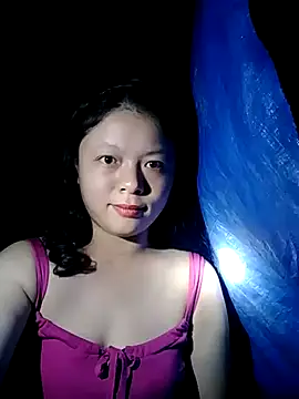 Snapshot of lisa-bae00 chatting on 10-29-25, 10:33 lisa-bae00 online show from 10-29-25, 10:33