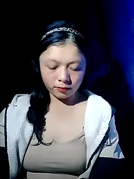 Snapshot of lisa-bae00 chatting on 11-06-25, 11:33 lisa-bae00 online show from 11-06-25, 11:33