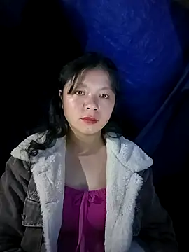 Snapshot of lisa-bae00 chatting on 11-13-25, 10:19 lisa-bae00 online show from 11-13-25, 10:19