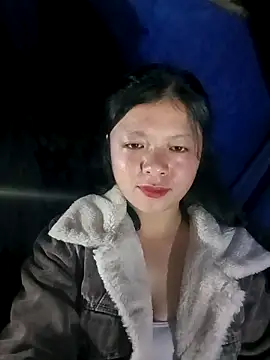 Snapshot of lisa-bae00 chatting on 11-14-25, 10:29 lisa-bae00 online show from 11-14-25, 10:29