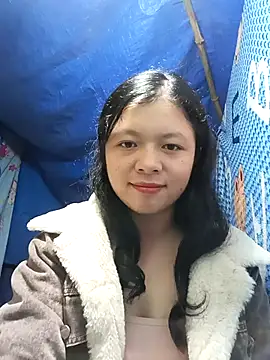 Snapshot of lisa-bae00 chatting on 11-17-25, 11:43 lisa-bae00 online show from 11-17-25, 11:43