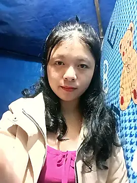 Snapshot of lisa-bae00 chatting on 11-24-25, 12:38 lisa-bae00 online show from 11-24-25, 12:38