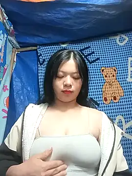 Snapshot of lisa-bae00 chatting on 11-27-25, 10:34 lisa-bae00 online show from 11-27-25, 10:34