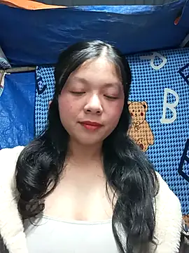 Snapshot of lisa-bae00 chatting on 11-28-25, 11:57 lisa-bae00 online show from 11-28-25, 11:57