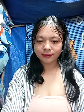 Snapshot of lisa-bae00 chatting on 11-30-25, 10:19 lisa-bae00 online show from 11-30-25, 10:19