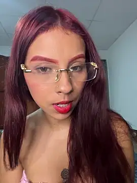 Snapshot of valenshowhot chatting on 10-30-25, 06:37 valenshowhot online show from 10-30-25, 06:37